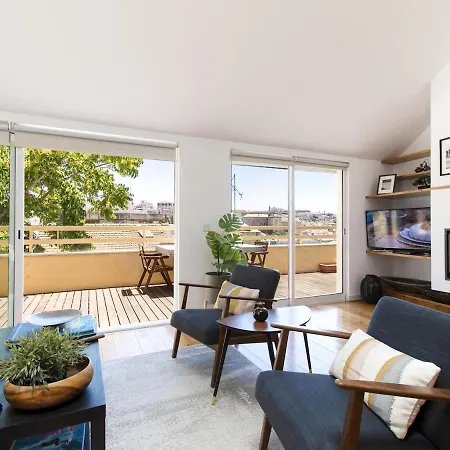 Amazing Penthouse Bairro Alto Duplex * 리스본