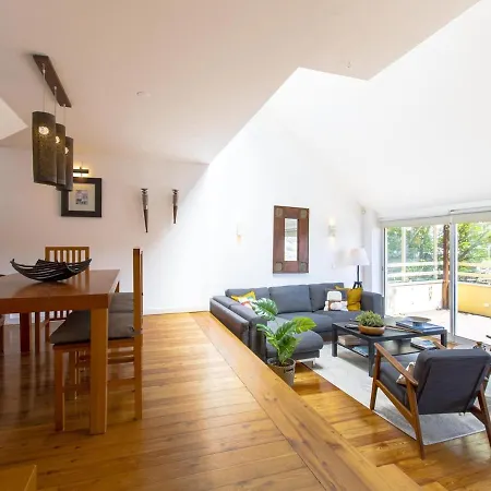아파트 Amazing Penthouse Bairro Alto Duplex 리스본