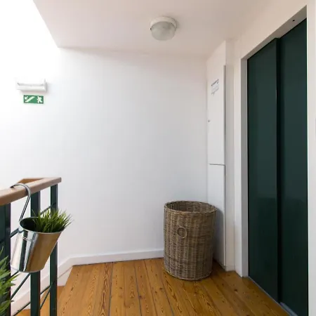 아파트 Amazing Penthouse Bairro Alto Duplex 리스본