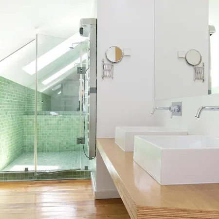 Amazing Penthouse Bairro Alto Duplex * 리스본