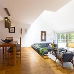 アパート Amazing Penthouse Bairro Alto Duplex リスボン
