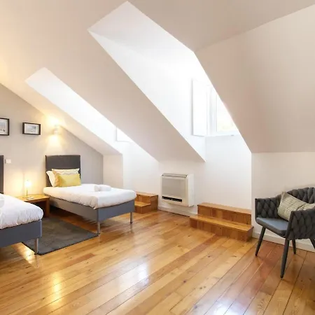 Amazing Penthouse Bairro Alto Duplex * リスボン