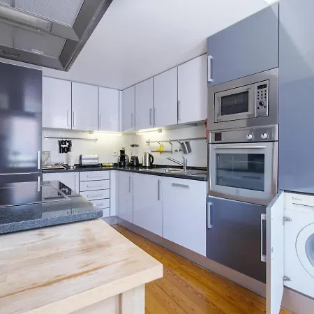 Amazing Penthouse Bairro Alto Duplex Апартаменти