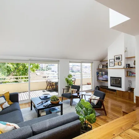 Amazing Penthouse Bairro Alto Duplex Лісабон