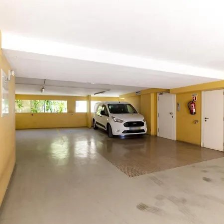 Amazing Penthouse Bairro Alto Duplex * Лісабон